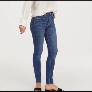 H&M Regular Waist Shaping Skinny Jeans
